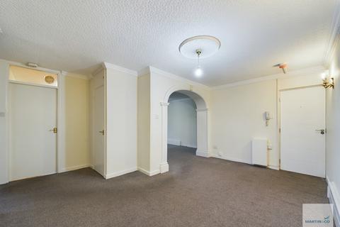 2 bedroom apartment for sale, Cedar Lodge, Tunnel Road, The Park