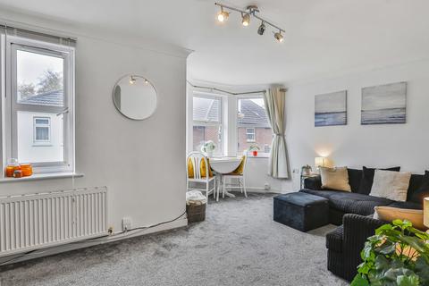 2 bedroom apartment for sale, Warwick Road