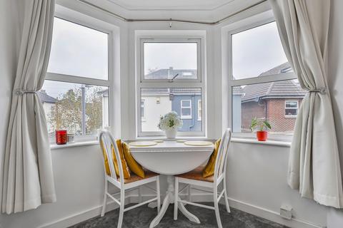 2 bedroom apartment for sale, Warwick Road