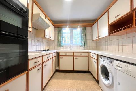 2 bedroom apartment to rent, Winslow Close, Pinner HA5