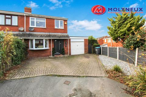 3 bedroom semi-detached house for sale, Ffordd Aeron, Coedpoeth