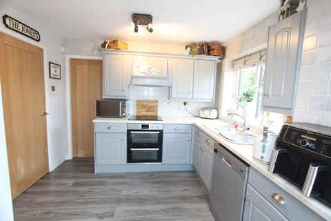 3 bedroom semi-detached house for sale, Ffordd Aeron, Coedpoeth