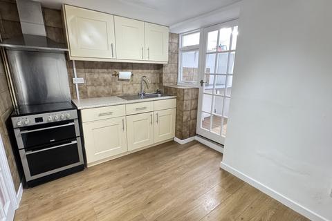 3 bedroom terraced house to rent, Goose Street, Beckington