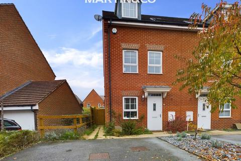 3 bedroom semi-detached house for sale, Windsor Crescent, Wokingham