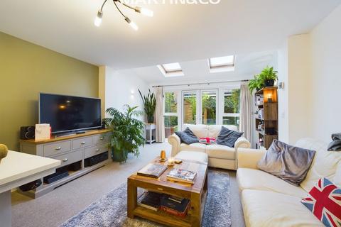 3 bedroom semi-detached house for sale, Windsor Crescent, Wokingham