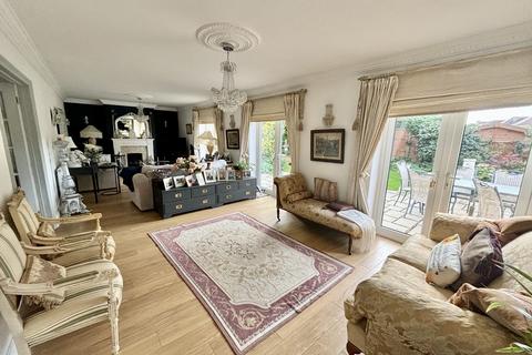 5 bedroom chalet for sale, West Way, Broadstone