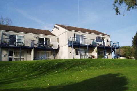 2 bedroom flat to rent, Tremorvah Court, Falmouth TR11