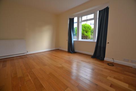 3 bedroom detached house to rent, Craiglockhart Gardens, Edinburgh, EH14