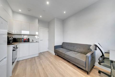 1 bedroom apartment to rent, Commercial Road, E1