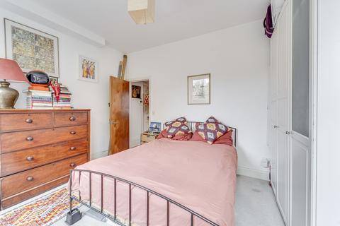 2 bedroom apartment for sale, Coleridge Road, London N8