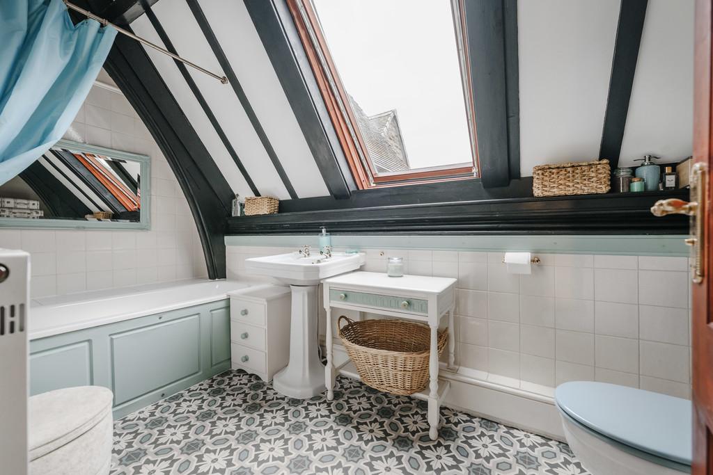 En-Suite Bathroom