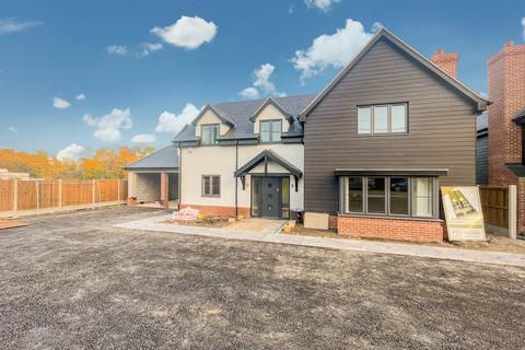 5 bedroom detached house for sale, Turnpike Close, Ardleigh, Colchester