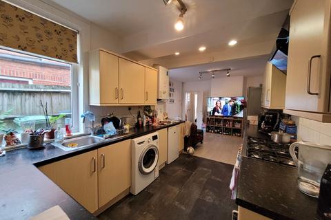 3 bedroom semi-detached house to rent, Shirley SO15