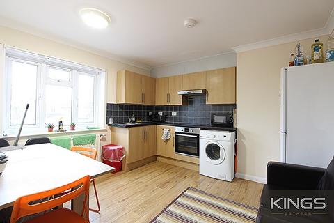 2 bedroom flat to rent, Mayfield Road