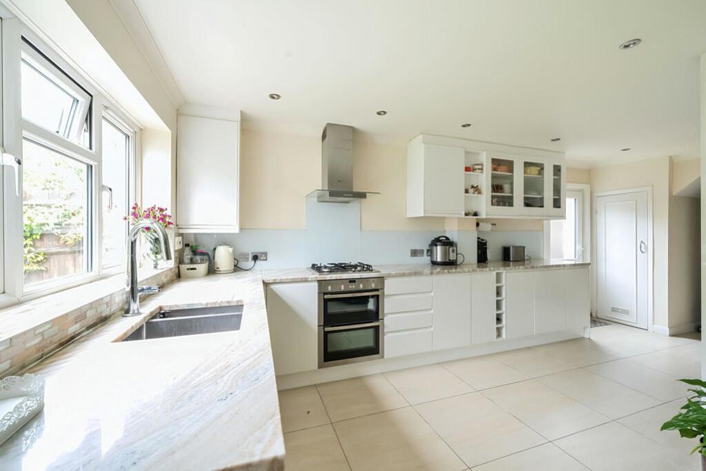 House in Harrow - View 2