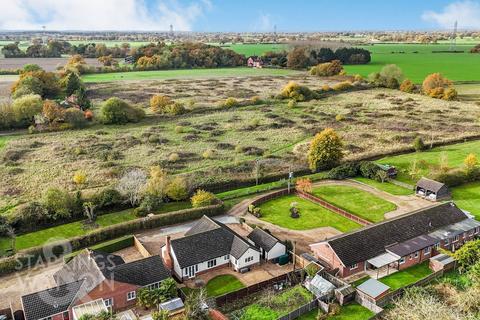 2 bedroom detached bungalow for sale, Mill Road, Tivetshall St. Margaret, Norwich