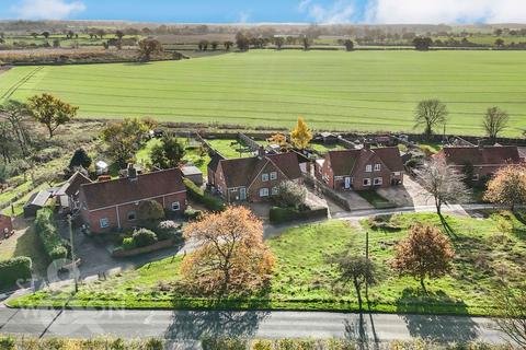 4 bedroom semi-detached house for sale, West View, Poringland, Norwich