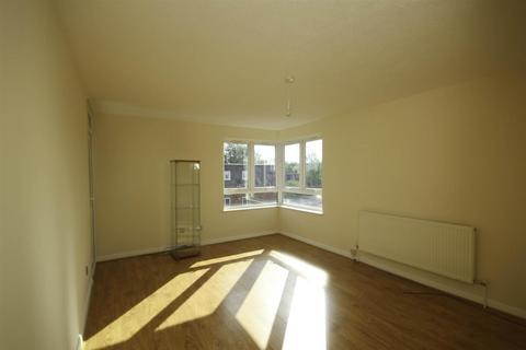 2 bedroom flat to rent, Jason Close, Brentwood