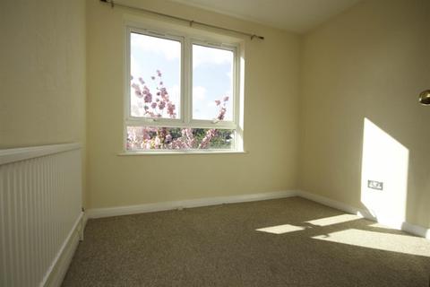 2 bedroom flat to rent, Jason Close, Brentwood