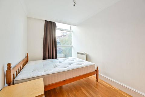 3 bedroom flat to rent, Baltic Quay, Rotherhithe, London, SE16