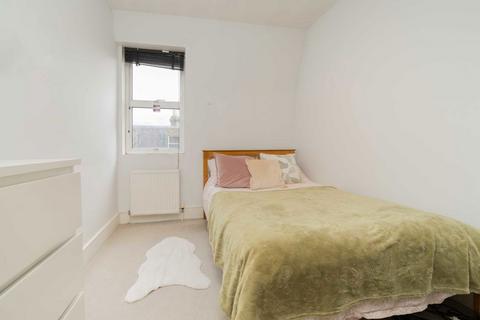 3 bedroom flat to rent, Filmer Road, London SW6