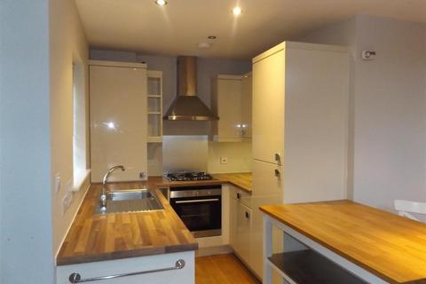 2 bedroom apartment to rent, High Street, Brackley NN13