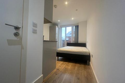 Studio to rent, Luminaire Apartments, Kilburn High Road, London