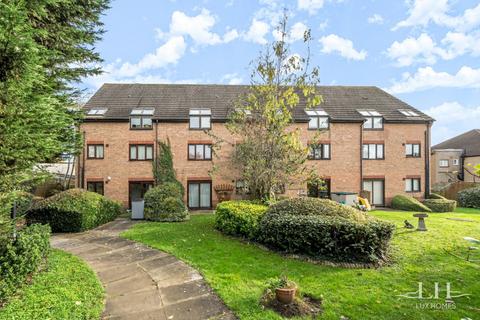 2 bedroom flat for sale, Oakdene, Romford