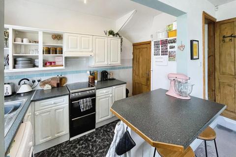 2 Aviary Grove, Armley, Leeds, LS12 2NU
