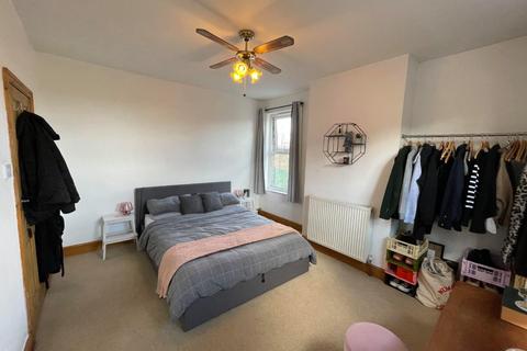 2 bedroom house for sale, Aviary Grove, Leeds