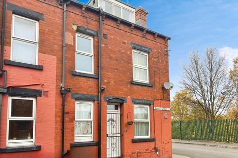 2 bedroom house for sale, Aviary Grove, Leeds