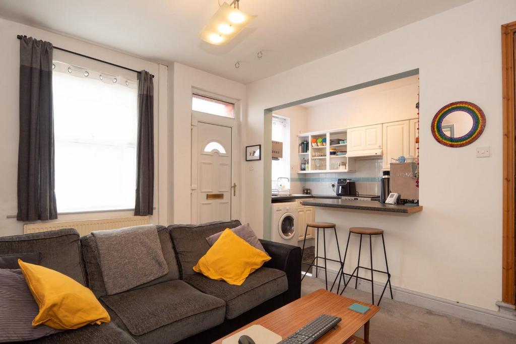 Kitchen/living