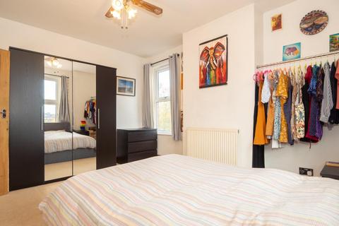 2 Aviary Grove, Armley, Leeds, LS12 2NU