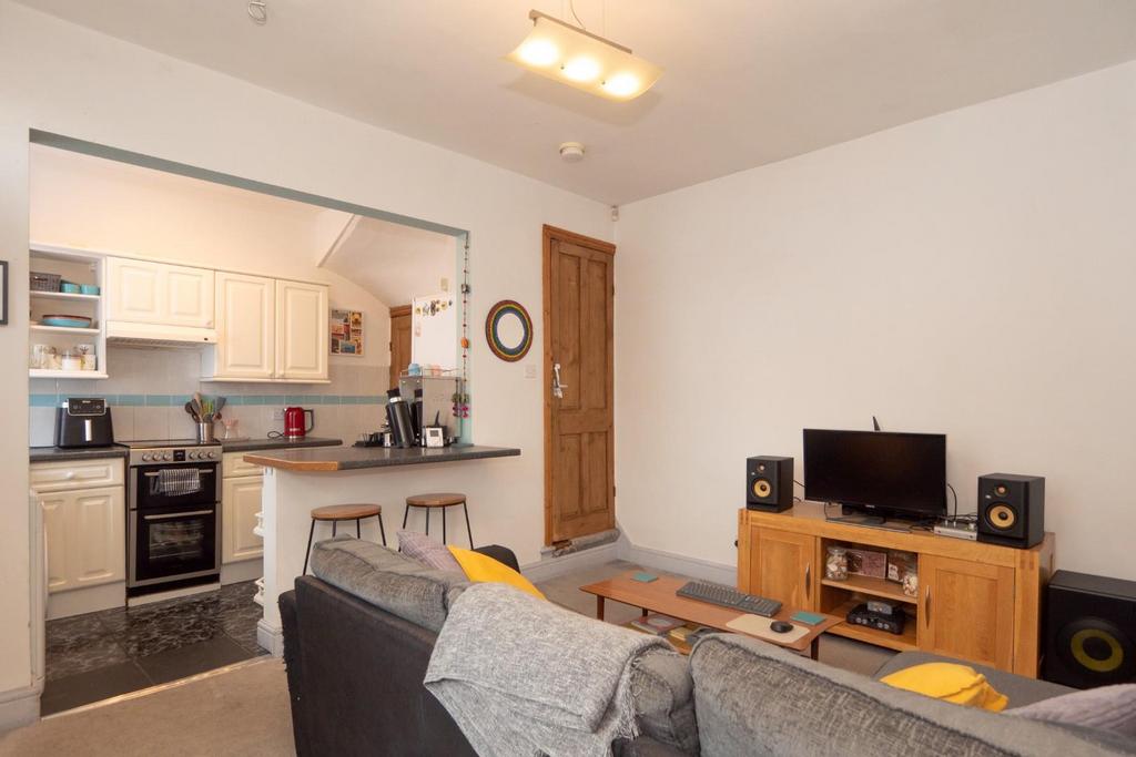 Kitchen/living