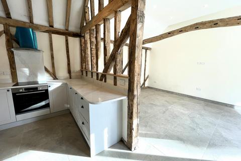 2 bedroom barn conversion to rent, Chelmsford