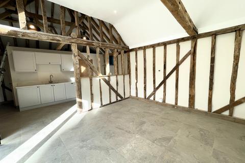 2 bedroom barn conversion to rent, Chelmsford