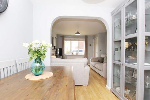 40 Clos Ynysddu, Pontyclun, CF72 9WQ