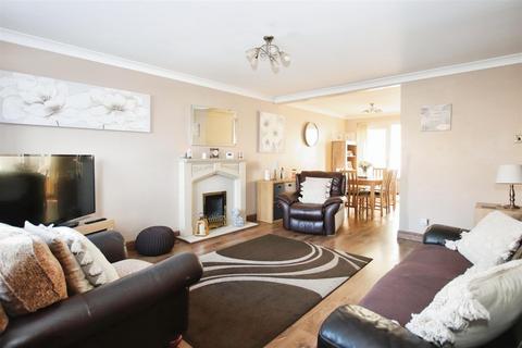 5 bedroom detached house for sale, The Spinney, Clayton, Newcastle