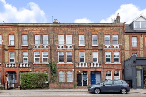 2 bedroom flat for sale, Queenstown Road, London