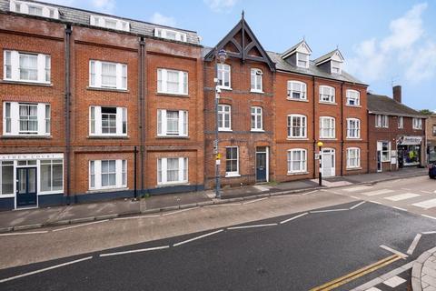 1 bedroom terraced house to rent, Station Road West, Canterbury