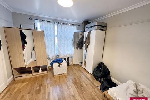 3 bedroom terraced house for sale, Green Road, London