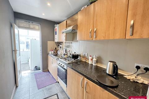 3 bedroom terraced house for sale, Green Road, London