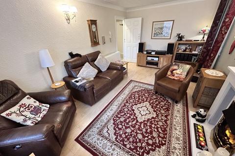 2 bedroom retirement property for sale, Penrhyn Avenue, Rhos on Sea