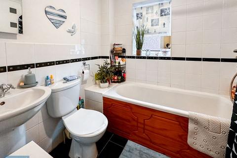 3 bedroom terraced house for sale, Saviano Way, Bridgwater