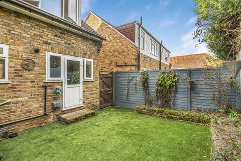 3 bedroom semi-detached house for sale, The Street, Effingham