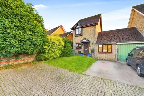27 Bignor Close, Horsham, RH12 5JQ