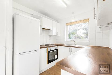 2 bedroom flat to rent, All Saints Close, London N9