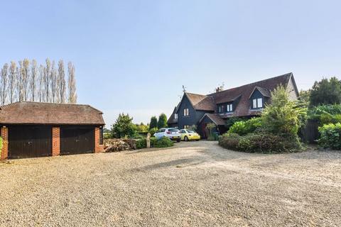 5 bedroom detached house to rent, Lower Beeding, Nr. Horsham