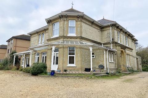 2 bedroom apartment to rent, Victoria Avenue, Shanklin