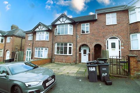 3 bedroom terraced house for sale, Strathmore Avenue, Luton